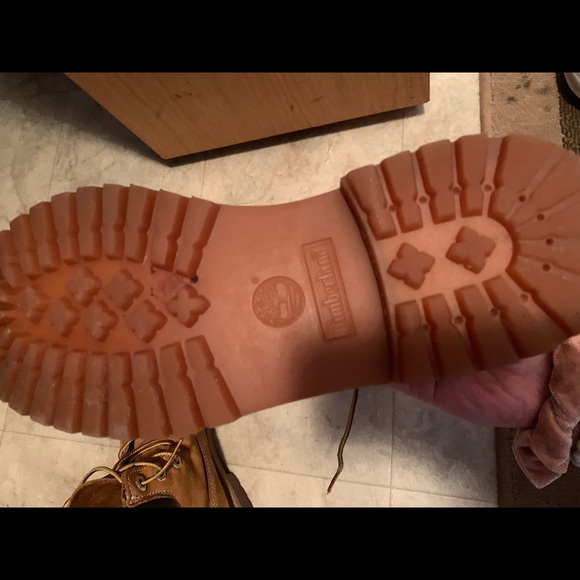 Size 6 Timberland Boots - Picture 2 of 7